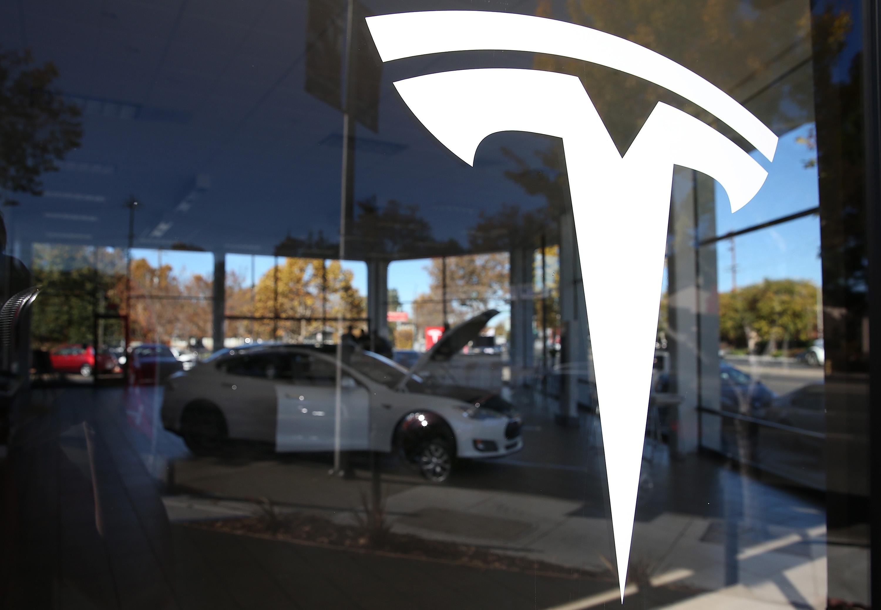 how to get a license to sell cars